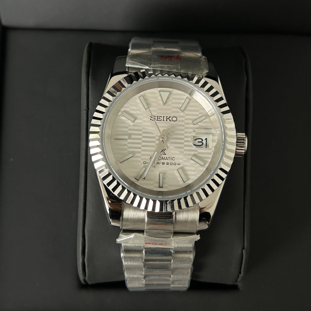 Seiko Glacier – White Frost Dial