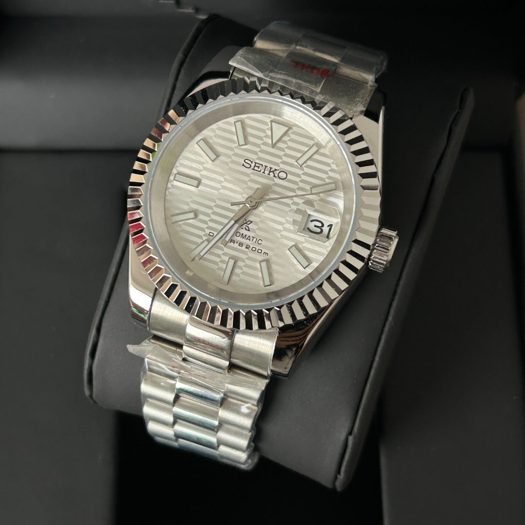 Seiko Glacier – White Frost Dial