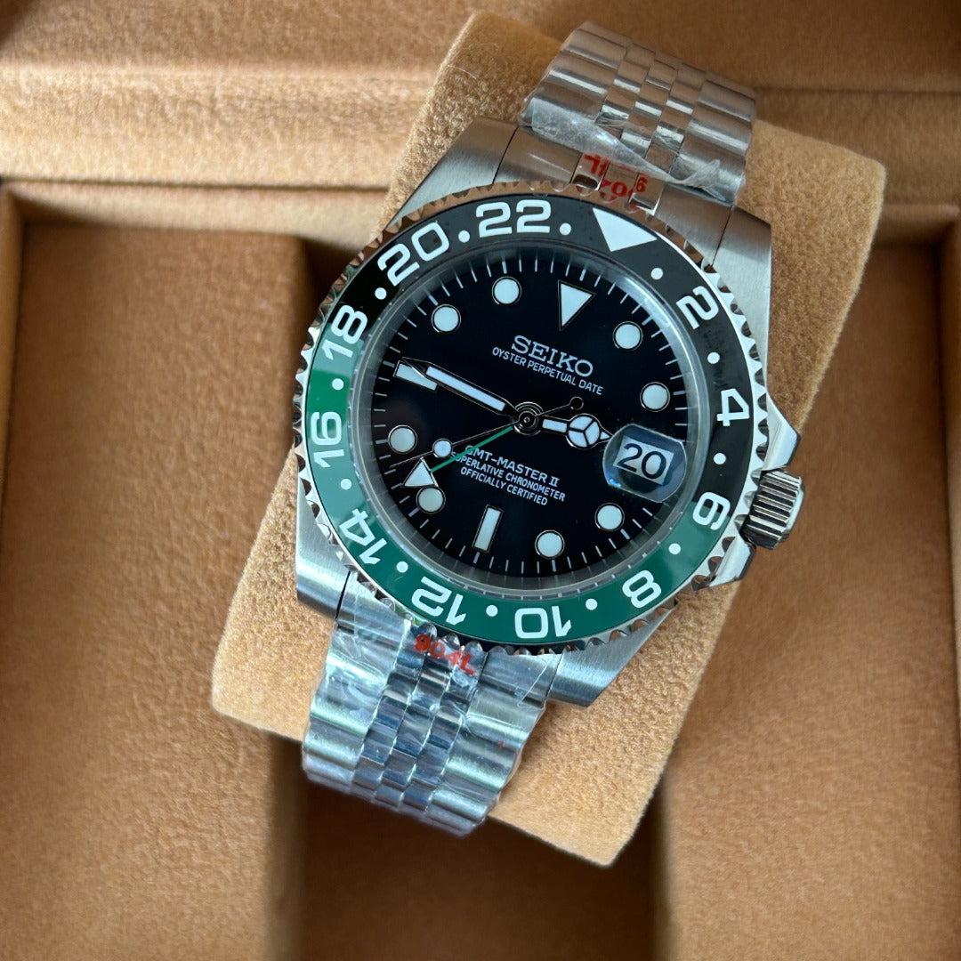 Seiko Emerald Divide